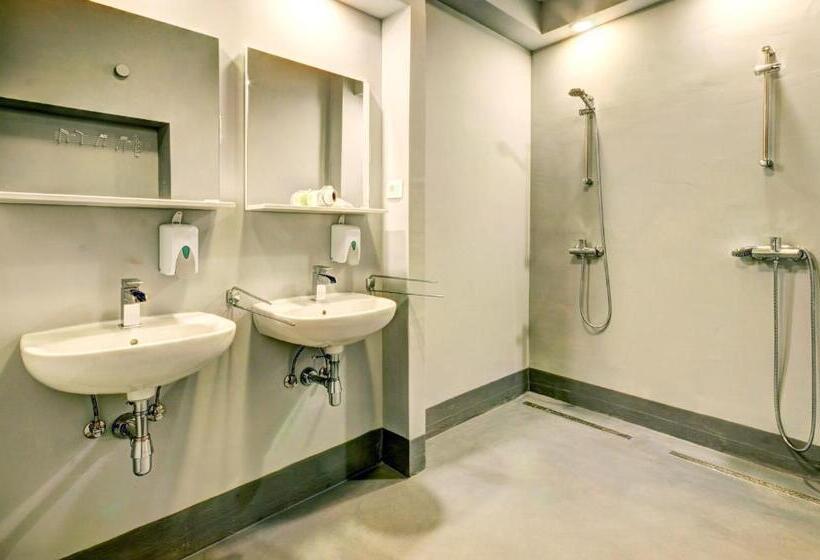 ユースホステル Rock Rooms Pula