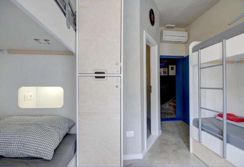 ユースホステル Rock Rooms Pula