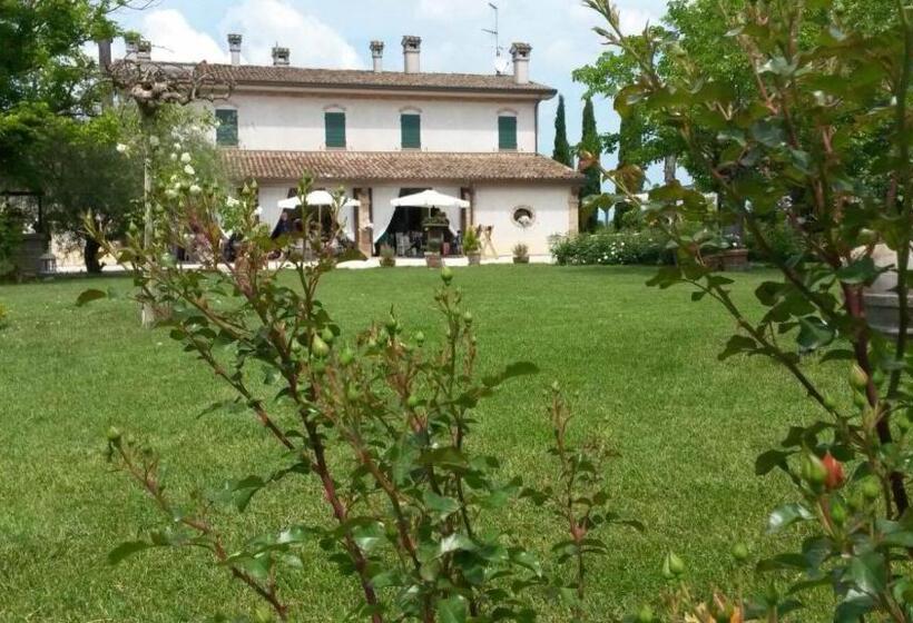 ベッドアンドブレックファースト Locanda Antico Casale Cesenatico