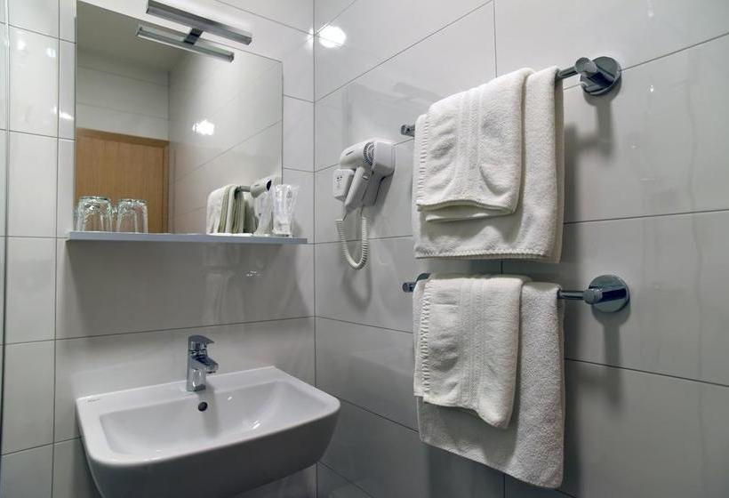 住宿加早餐  Rooms Barba Niko Near Zagreb Airport