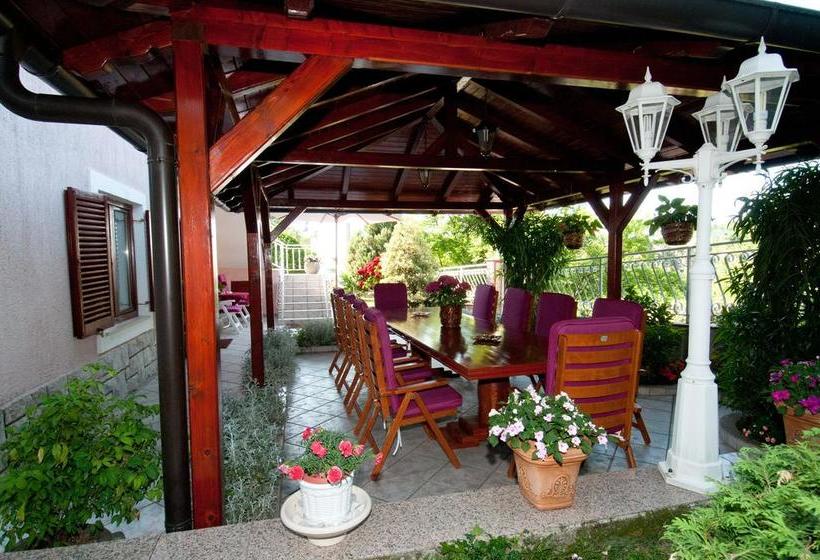 Bed & Breakfast Villa Klara