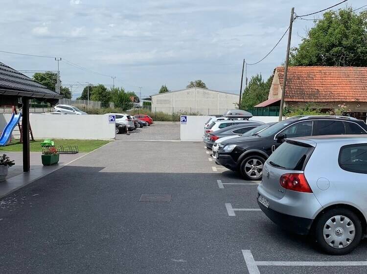 צימר London Rooms Zagreb Airport