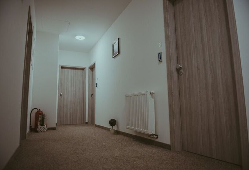 צימר London Rooms Zagreb Airport