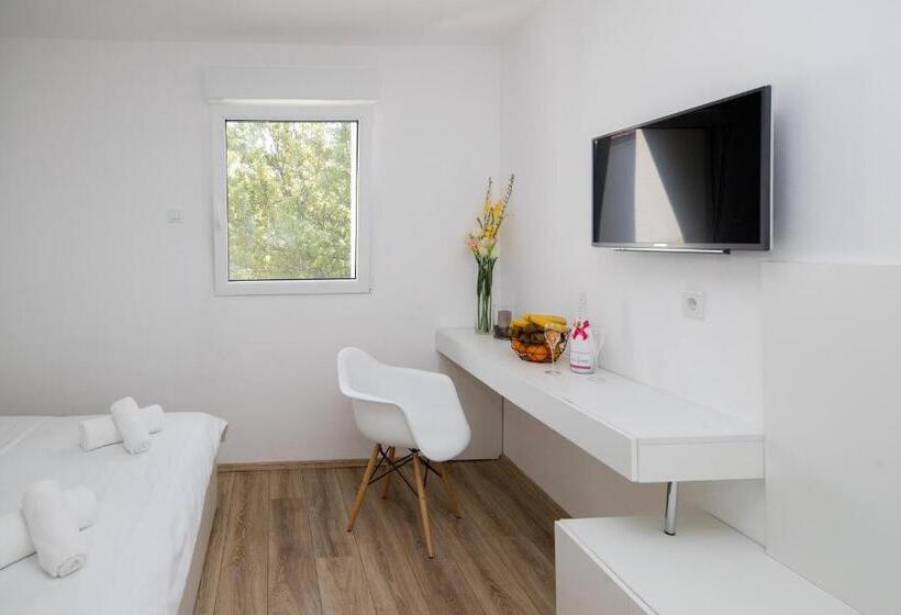 민박 Rocky Beach Rooms