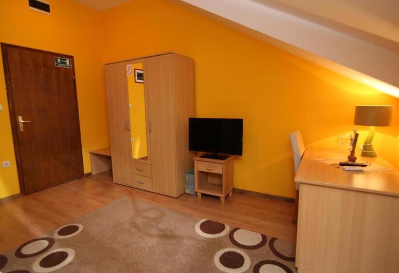 مبيت وإفطار Rooms Lišnić