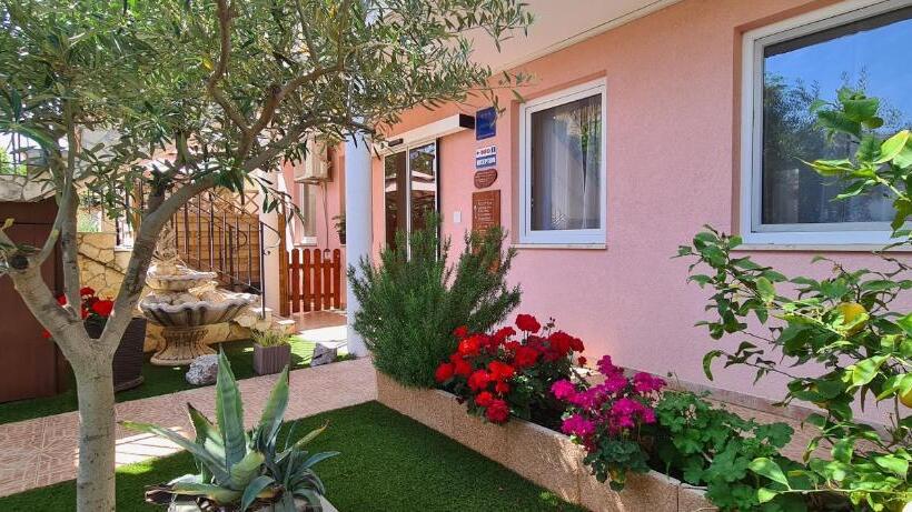 Bed & Breakfast Villa Adriana