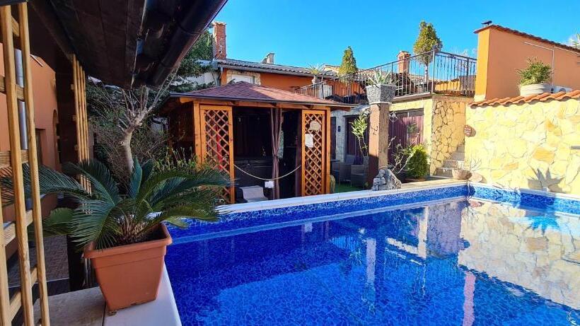 Bed & Breakfast Villa Adriana