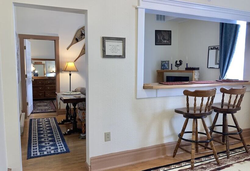 Historic Downtown Capitol Hotel Vacation Suites