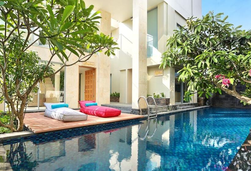 Echo Beach Designer Apartment