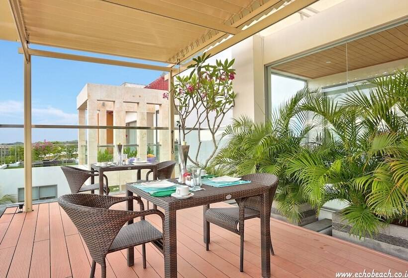 Echo Beach Designer Apartment