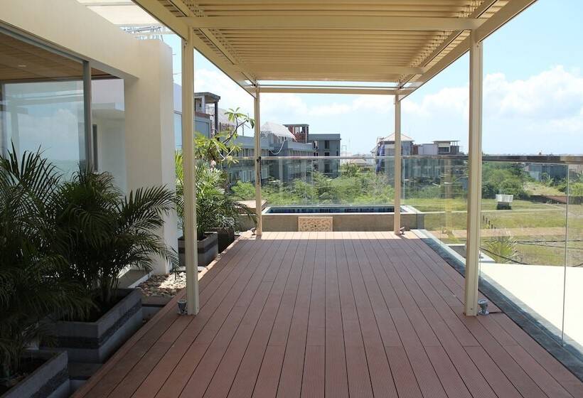 Echo Beach Designer Apartment