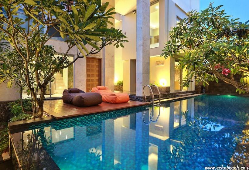 Echo Beach Designer Apartment