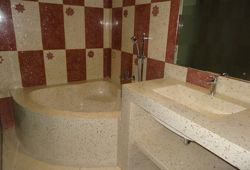 Echo Beach Designer Apartment