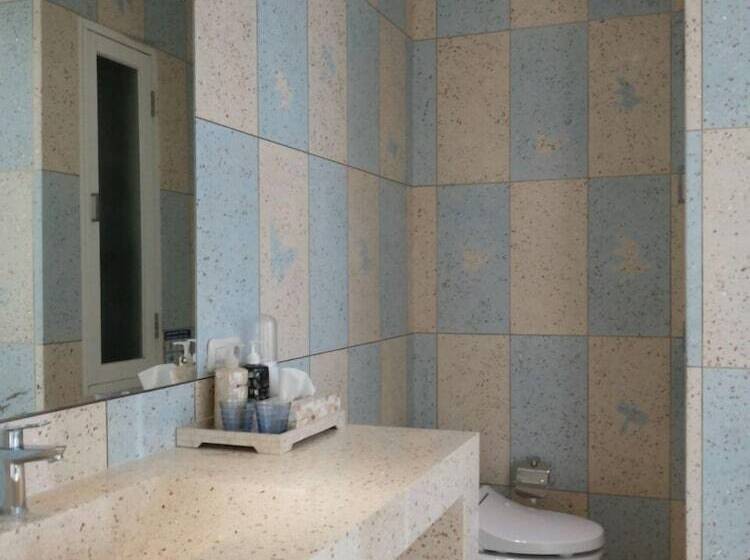 Echo Beach Designer Apartment