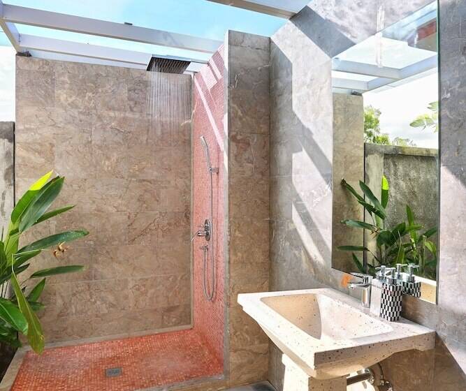 Echo Beach Designer Apartment