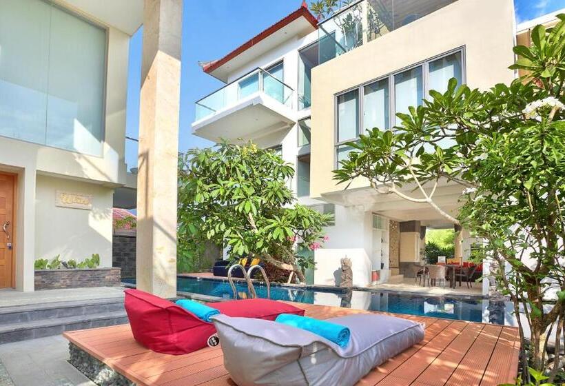 Echo Beach Designer Apartment