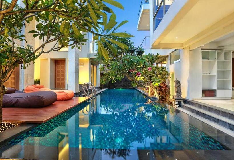 Echo Beach Designer Apartment