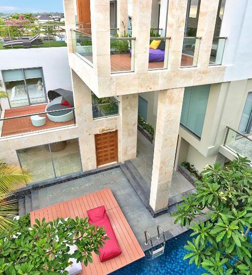 Echo Beach Designer Apartment