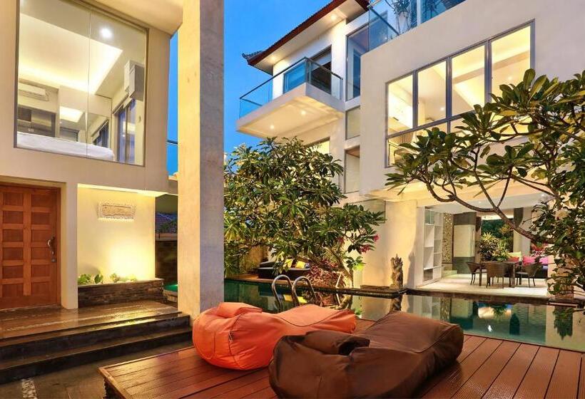 Echo Beach Designer Apartment