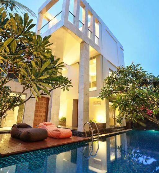 Echo Beach Designer Apartment