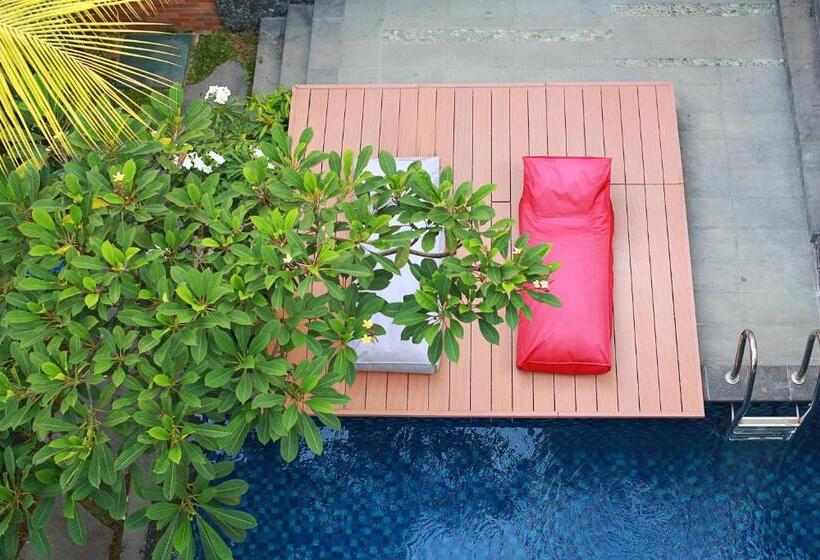 Echo Beach Designer Apartment