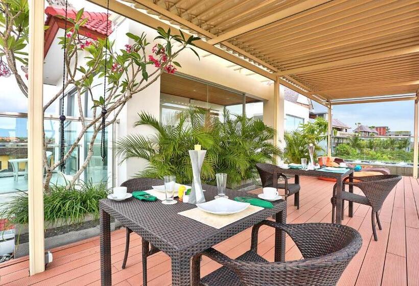 Echo Beach Designer Apartment