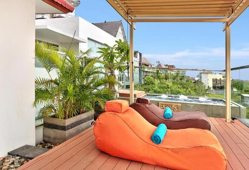 Echo Beach Designer Apartment