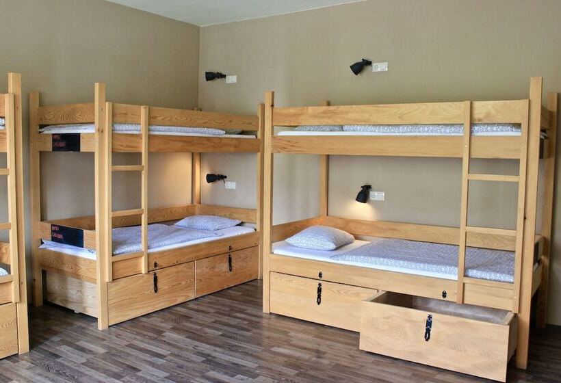 Falling Lakes Hostel