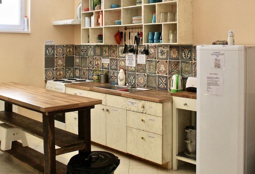 Falling Lakes Hostel