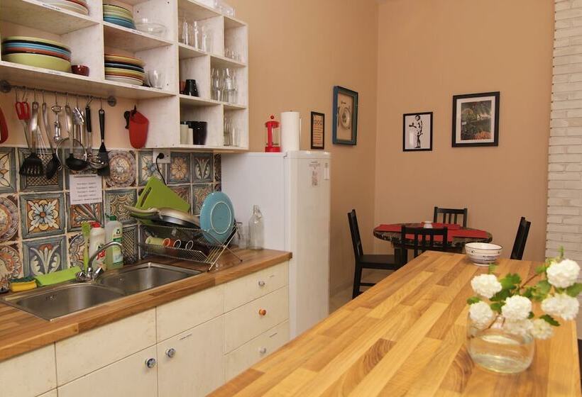 Falling Lakes Hostel