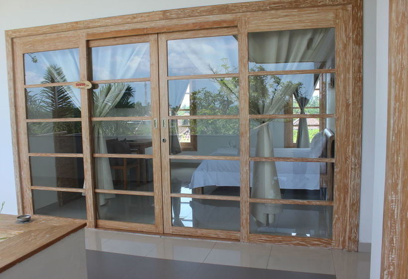 פונדק Kedungu Surf Camp