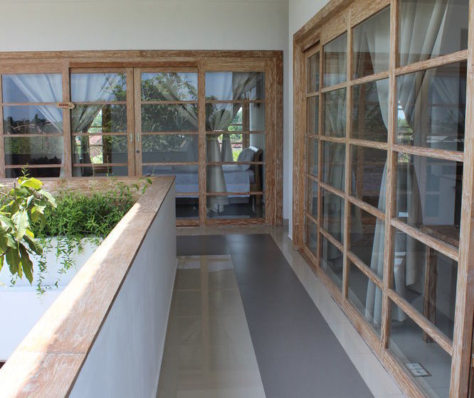 פונדק Kedungu Surf Camp