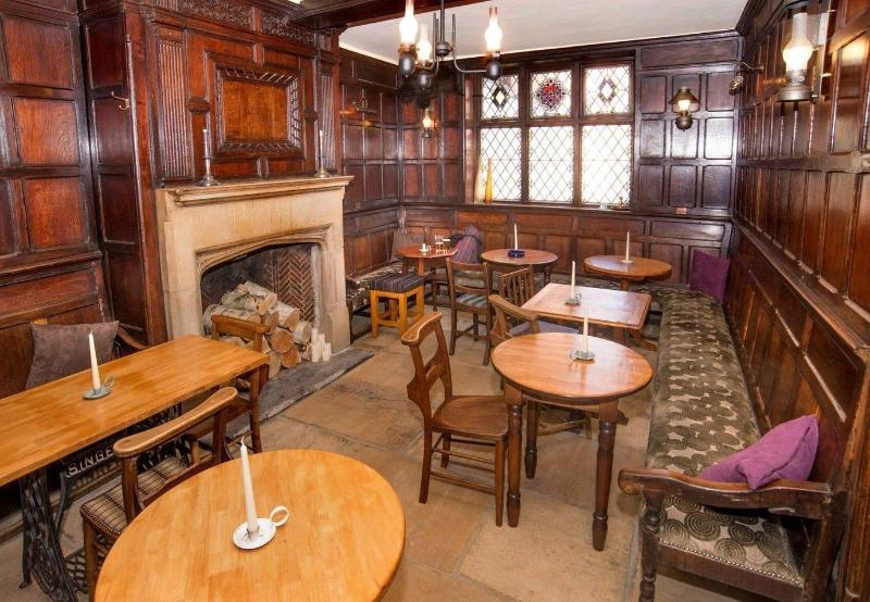 여관 The Cardinals Hat