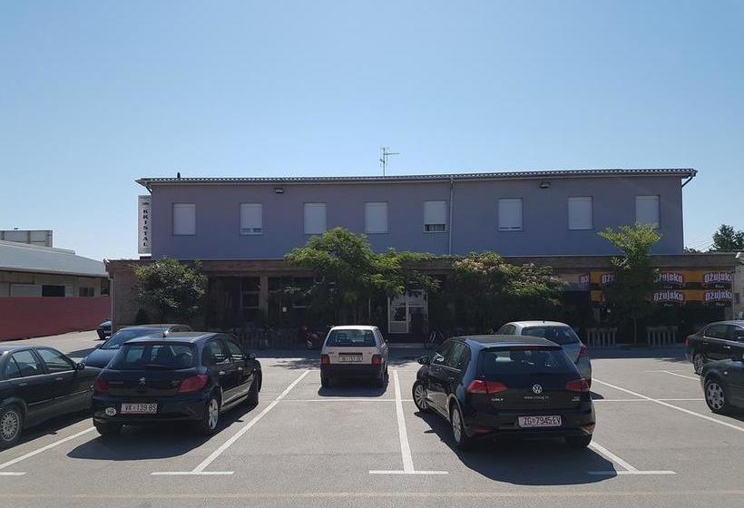Hostel Kristal