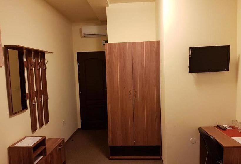 Hostel Kristal
