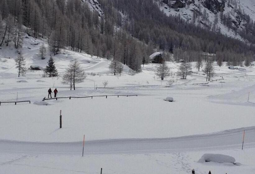 בית מלון כפרי Albergo Gran Paradiso