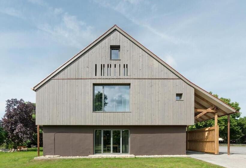 ホテル Almrefugio