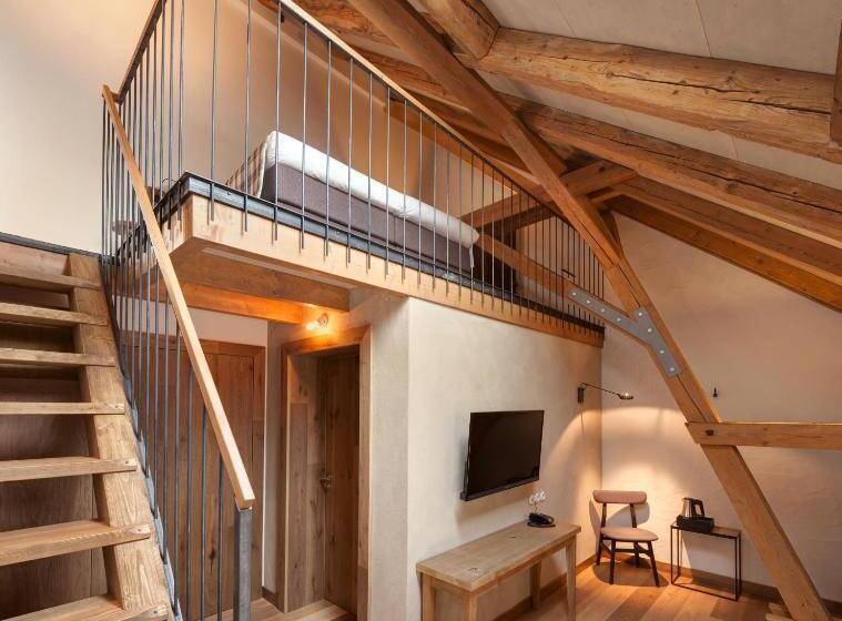 ホテル Almrefugio