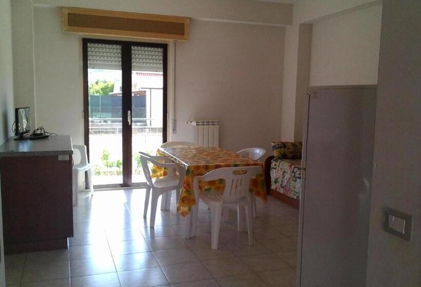 호텔 Aquamarine Residence