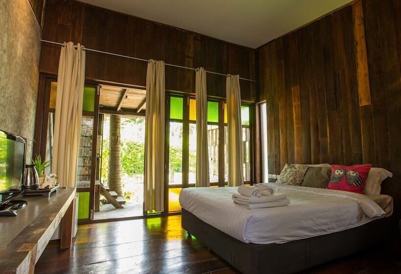 Отель Chababaancham Resort