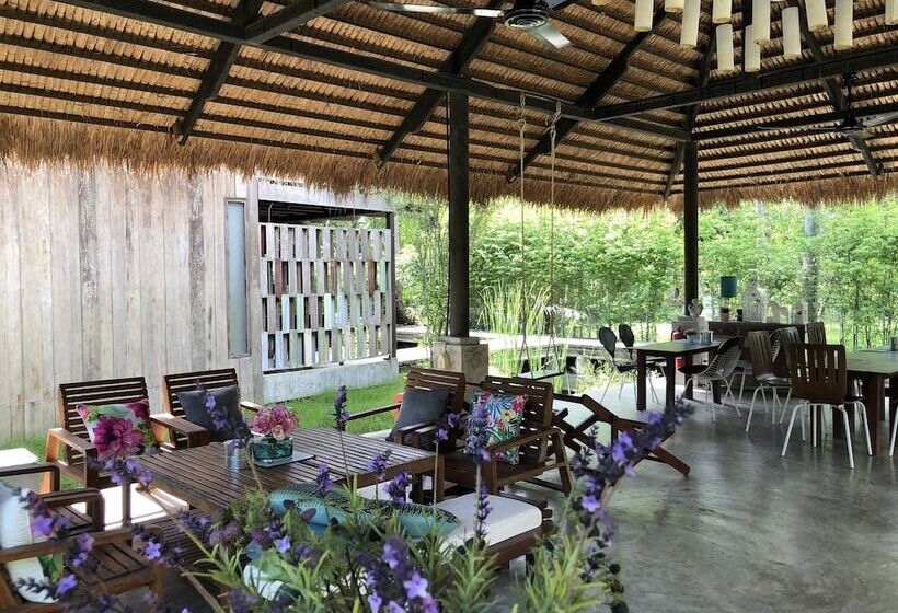 Отель Chababaancham Resort