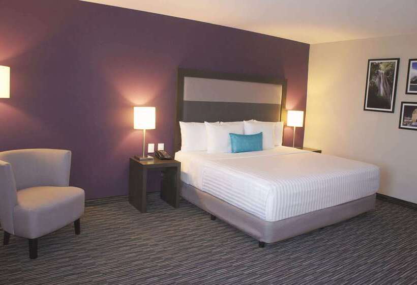 Chn Hotel Monterrey Aeropuerto, Trademark By Wyndham