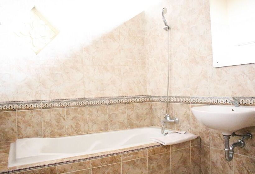 בית מלון כפרי Dukuh Village Villas & Art