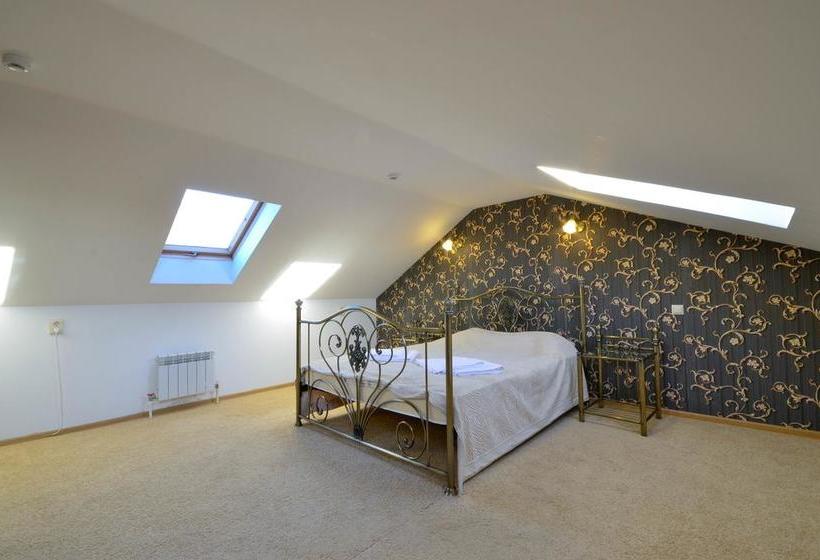 בית מלון כפרי Esenin