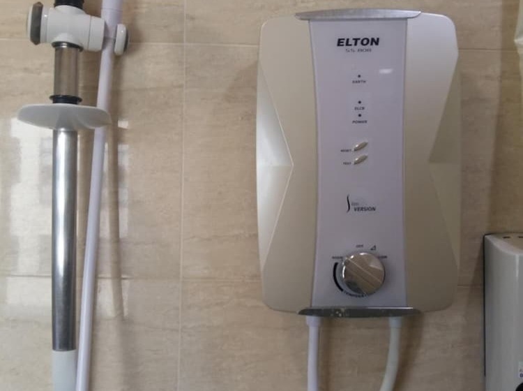 בית מלון כפרי Capital O 91074 Grand World