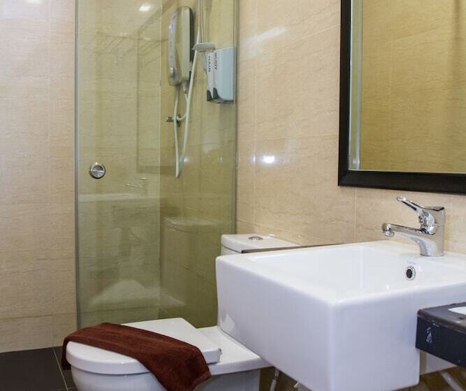 فندق Capital O 91074 Grand World