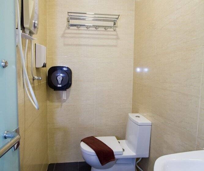 בית מלון כפרי Capital O 91074 Grand World