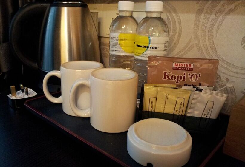 בית מלון כפרי Capital O 91074 Grand World