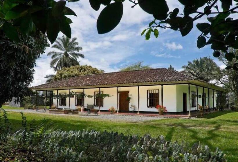 هتل Hacienda Castilla