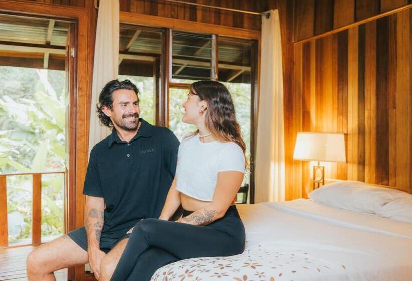 ホテル Jaguarundi Jungle Lodge   Monteverde